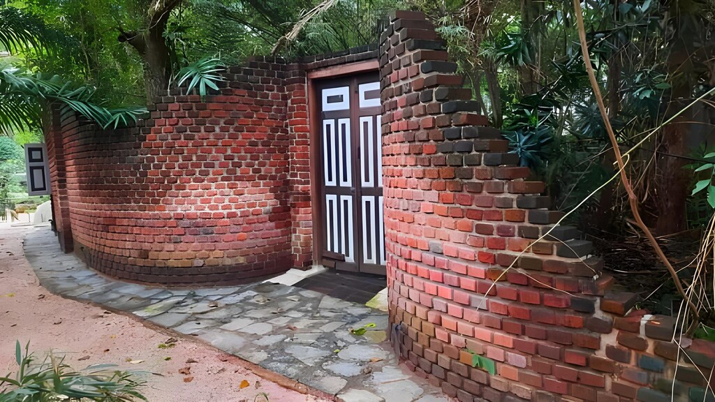 Garden path at Kingsmen Garden